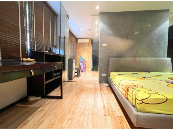 ลุมพินี คอนโดทาวน์ นิด้า เสรีไทย 021