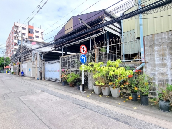 โรงงานเทพารักษ์ สมุทรปราการ