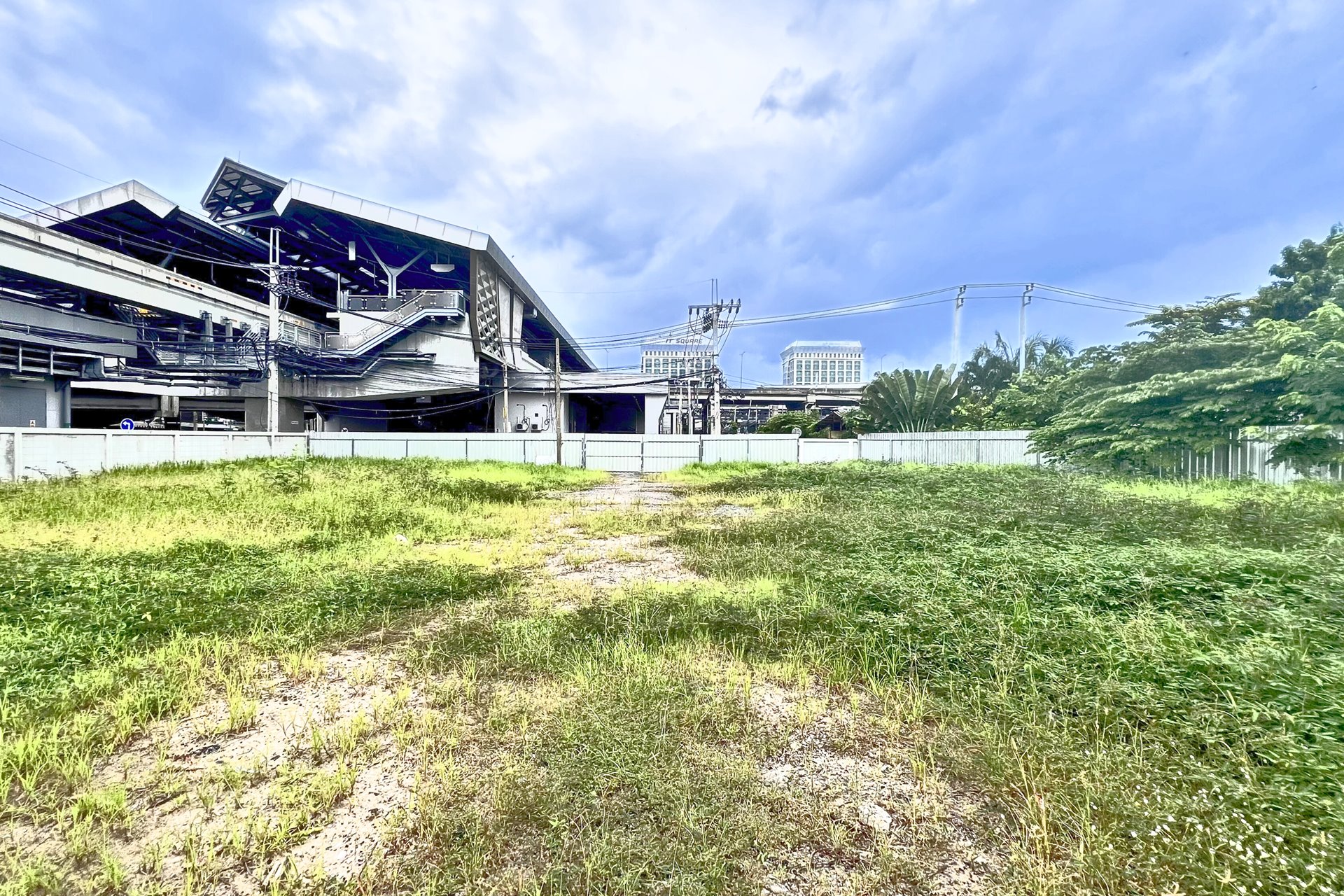 นายหน้าขายที่ดิน