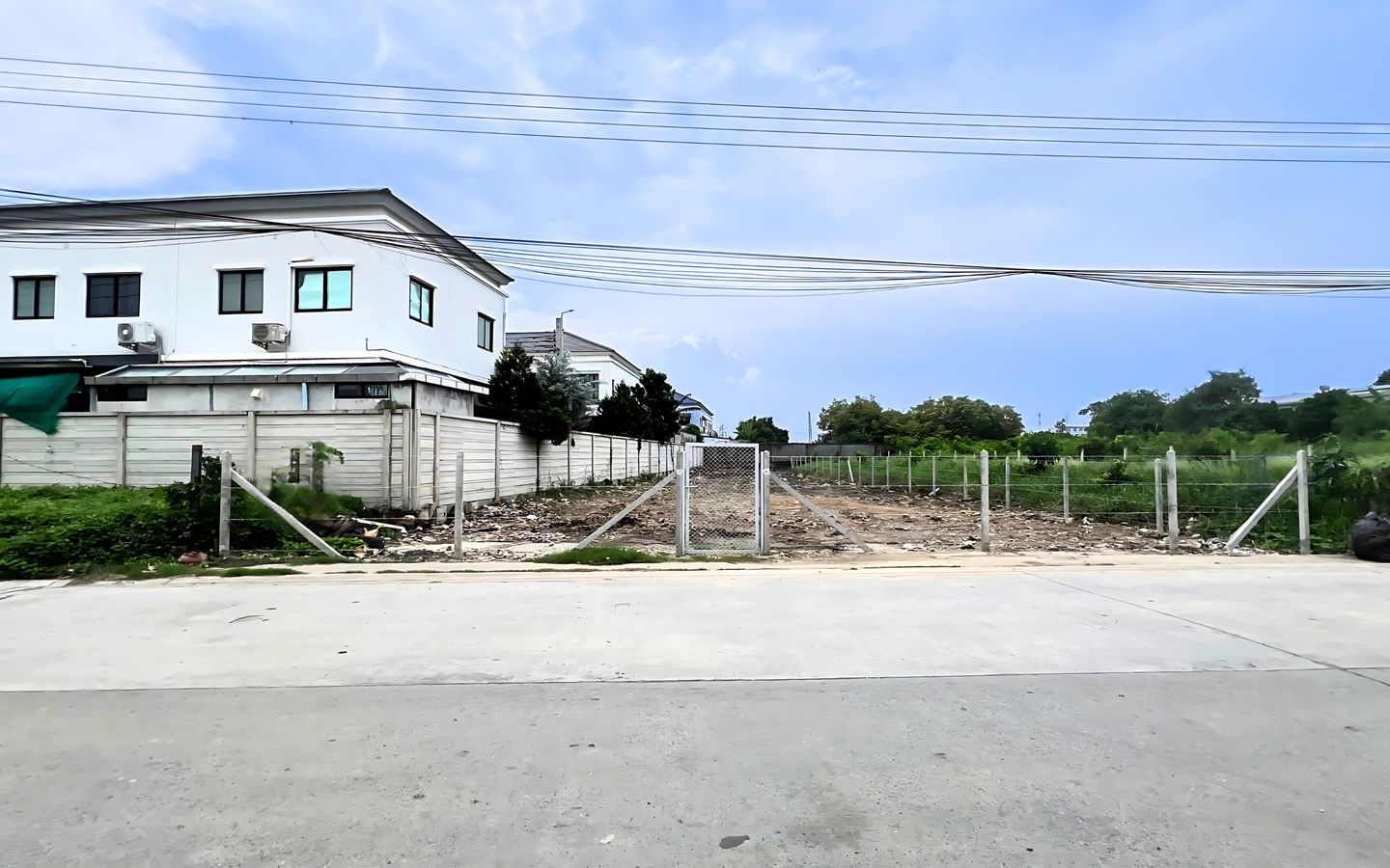ขายที่ดินไม่ได้